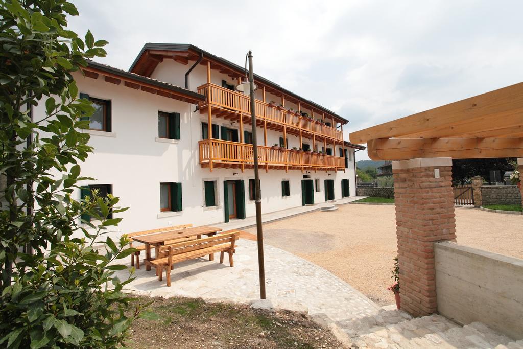 Albergo Diffuso Polcenigo C. Zoldan エクステリア 写真